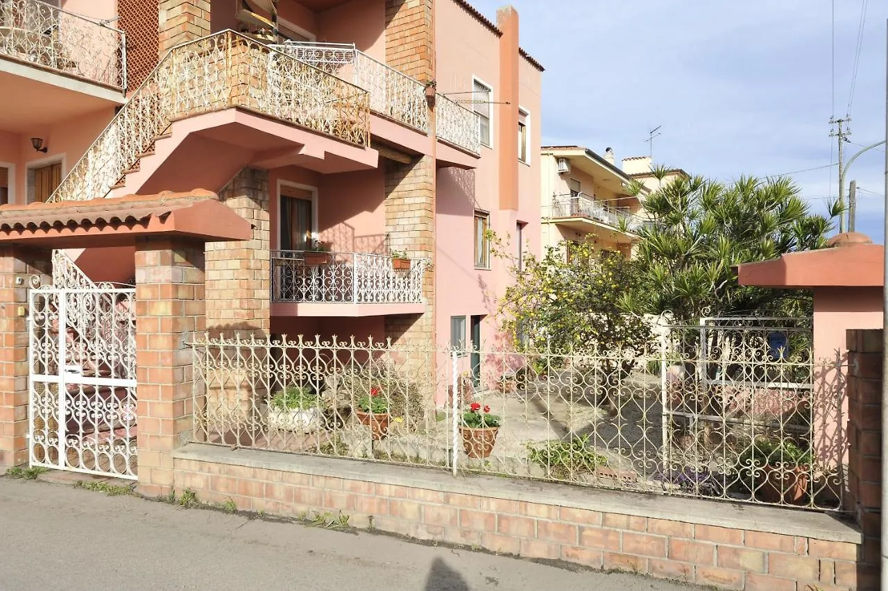 Lotzorai: Casa Vacanze Da Fiorella Apartment 0*, Lotzorai Italy